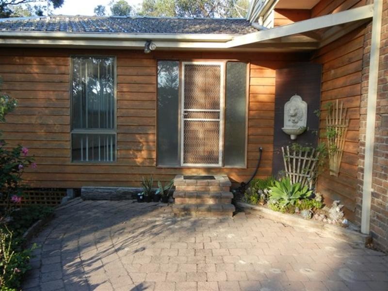 2/29 Somerleigh Crescent, Greensborough VIC 3088