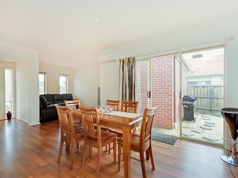 17 Nighthawk Boulevard, South Morang VIC 3752