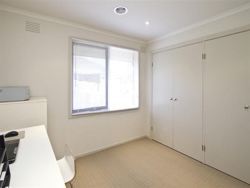 2/3 Wilson Avenue, Montmorency VIC 3094