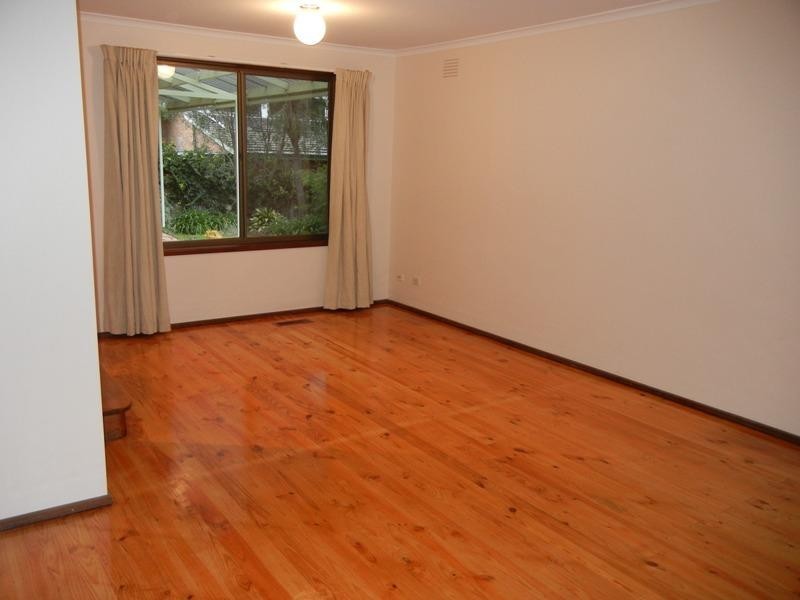 20 Calendonia Drive, Eltham North VIC 3095