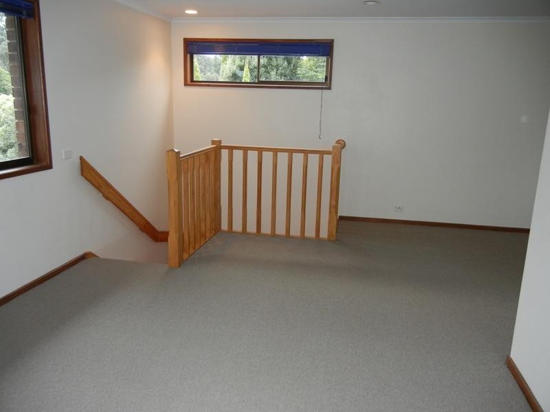 20 Calendonia Drive, Eltham North VIC 3095