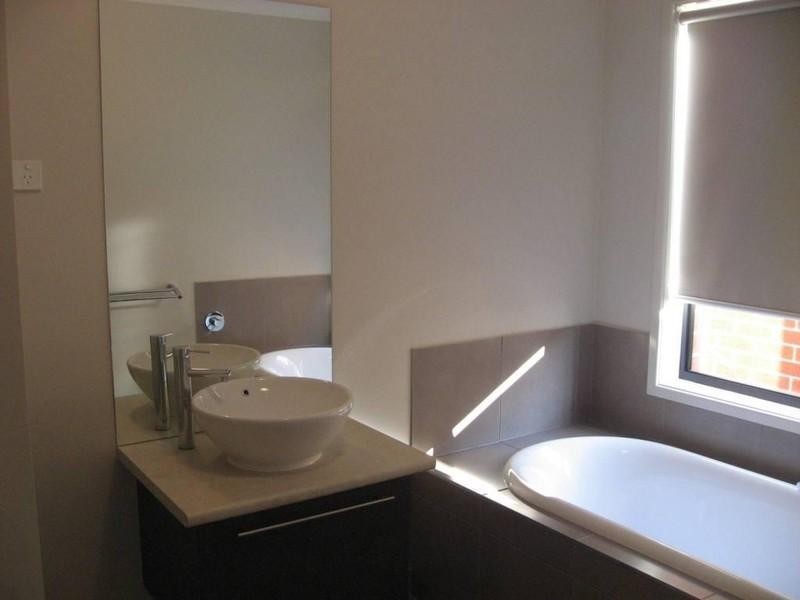 17 Breakwater Drive, Doreen VIC 3754