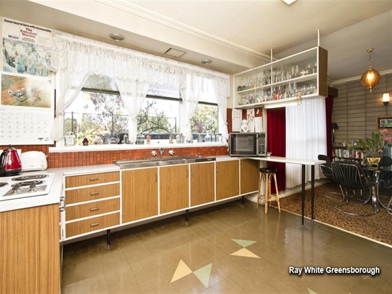 10 Dobson Road, Montmorency VIC 3094