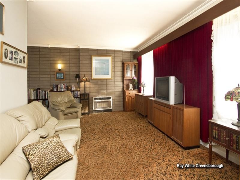 10 Dobson Road, Montmorency VIC 3094