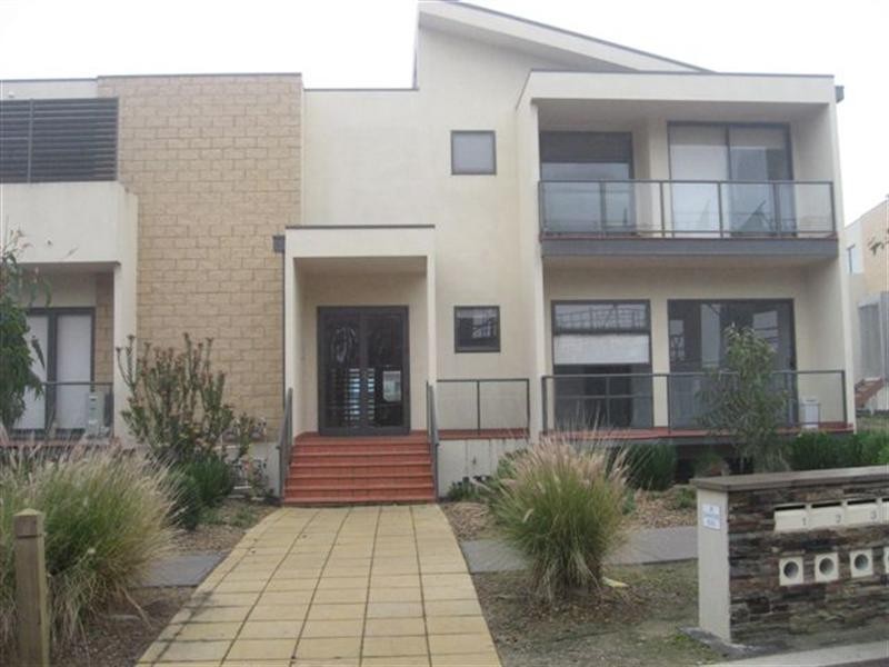 1/28 Diamond Boulevard, Greensborough VIC 3088