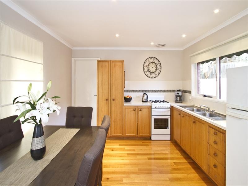 2/82 Sherbourne Road, Montmorency VIC 3094