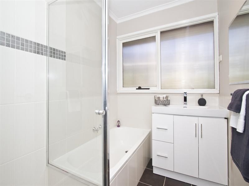 2/82 Sherbourne Road, Montmorency VIC 3094