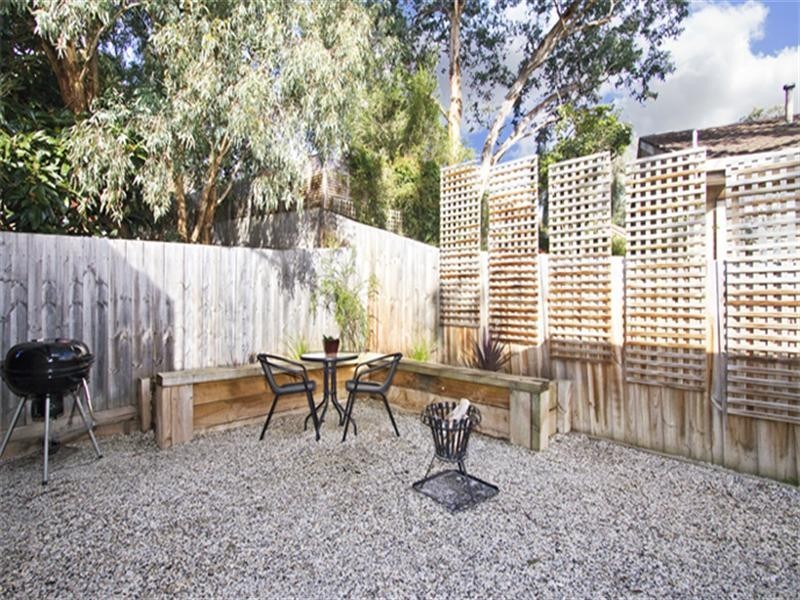 2/82 Sherbourne Road, Montmorency VIC 3094