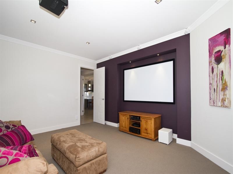 13 Zannon Crescent, Doreen VIC 3754