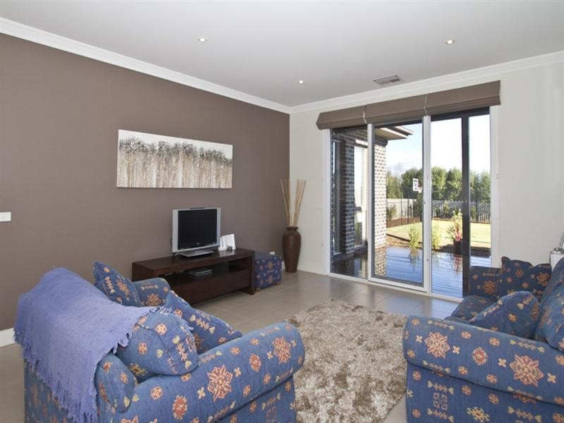 13 Zannon Crescent, Doreen VIC 3754