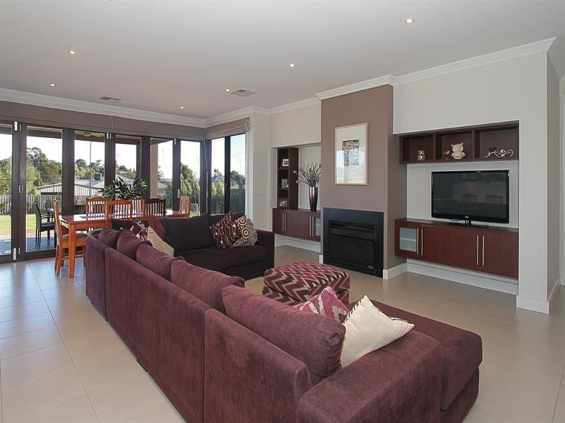 13 Zannon Crescent, Doreen VIC 3754