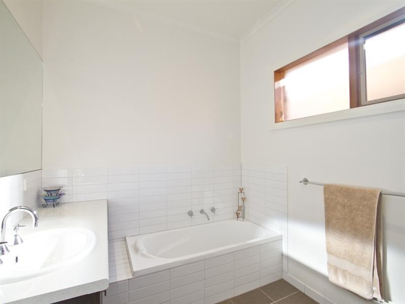 40 Ramblers Way, Doreen VIC 3754