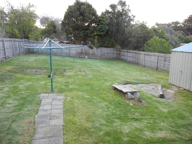 11 Lincoln Street, Watsonia VIC 3087