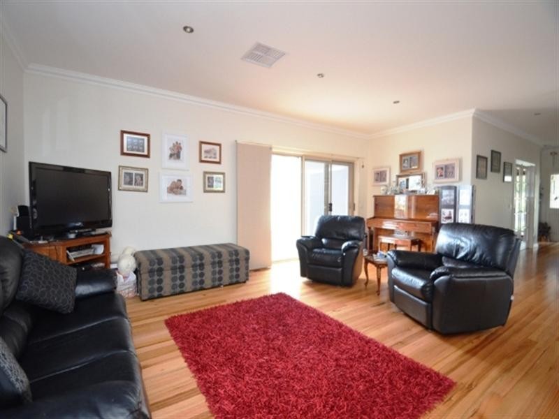 8 Rangeview Green, Doreen VIC 3754