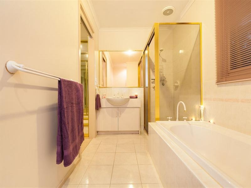 Eltham North VIC 3095