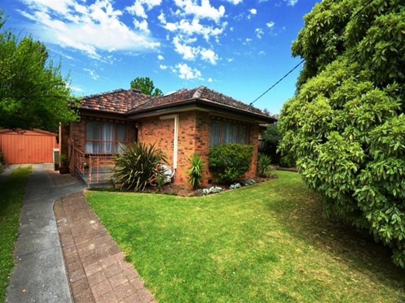 8 Lincoln Street, Watsonia VIC 3087