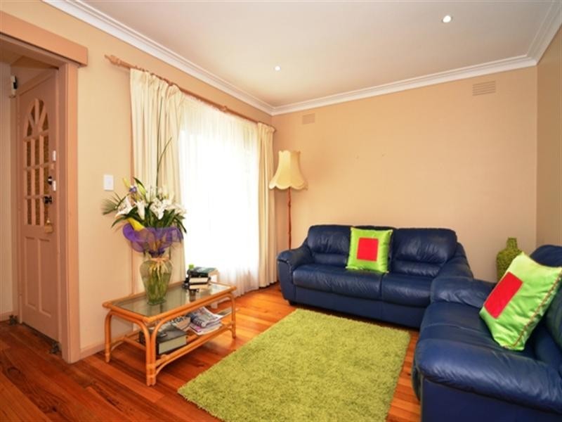 8 Lincoln Street, Watsonia VIC 3087