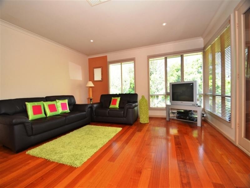 8 Lincoln Street, Watsonia VIC 3087