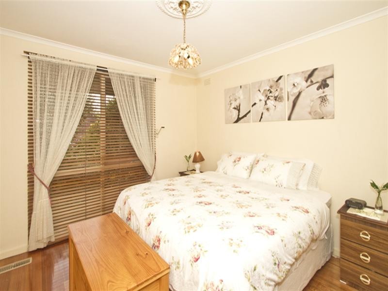 12 Newton Court, Watsonia North VIC 3087