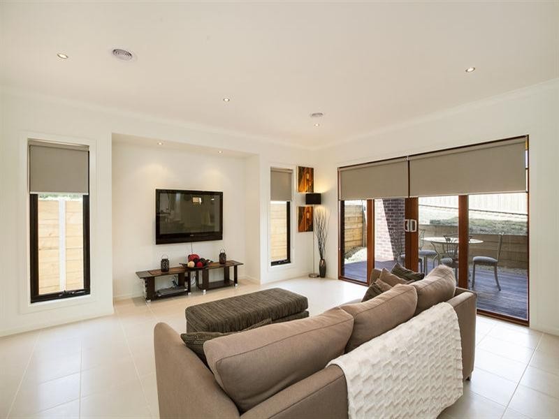 27 Lillian Street, Doreen VIC 3754