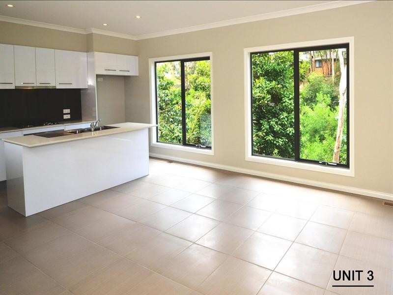 2 and 3/9 Louis Street, Greensborough VIC 3088