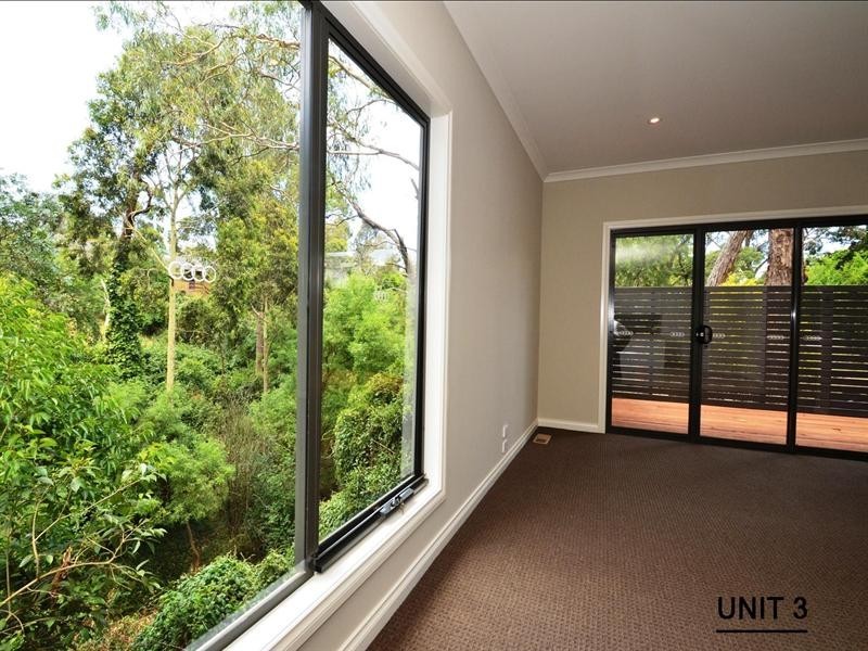 2 and 3/9 Louis Street, Greensborough VIC 3088