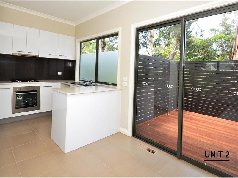 2 and 3/9 Louis Street, Greensborough VIC 3088