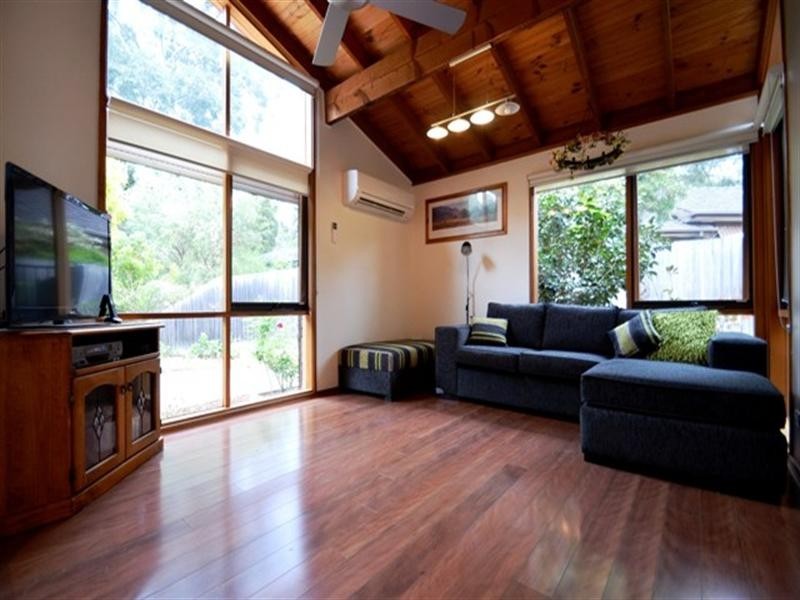 6 Gloucester Court, Eltham VIC 3095