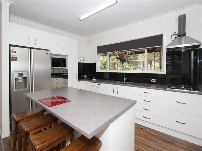 13 Andrews Street, Eltham VIC 3095