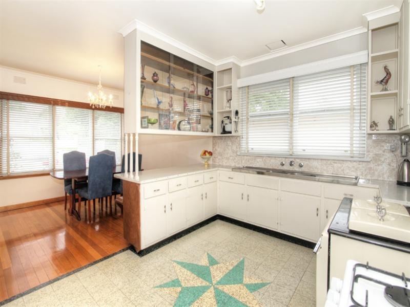 15 Papua Street, Watsonia VIC 3087