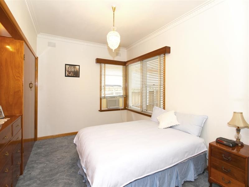 15 Papua Street, Watsonia VIC 3087