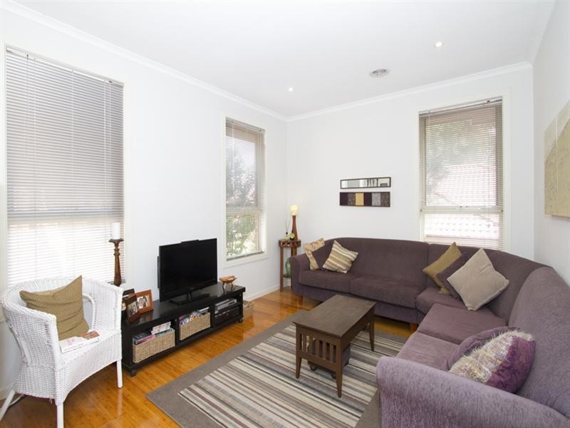 4/12-14 Fernside Avenue, Briar Hill VIC 3088