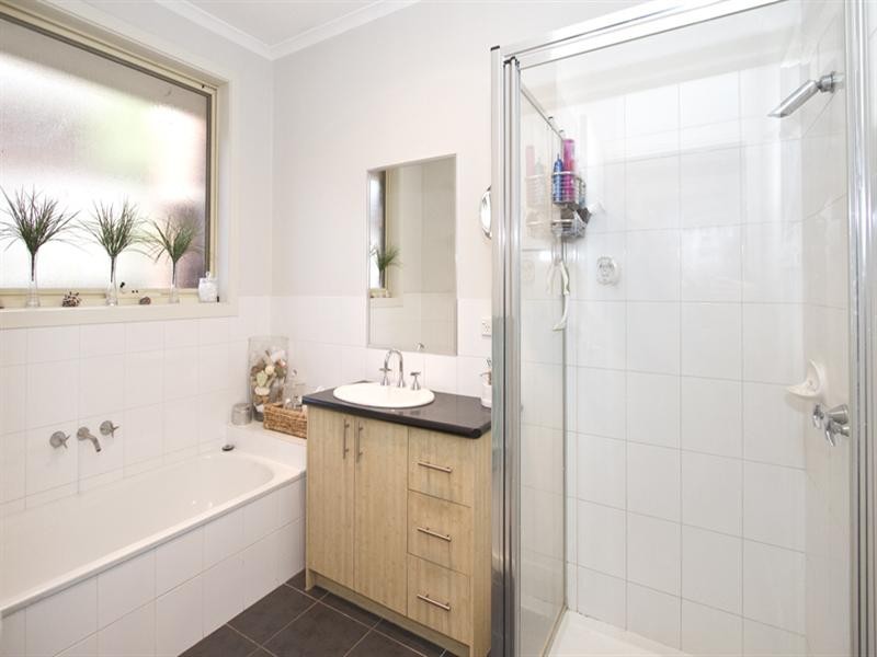 4/12-14 Fernside Avenue, Briar Hill VIC 3088