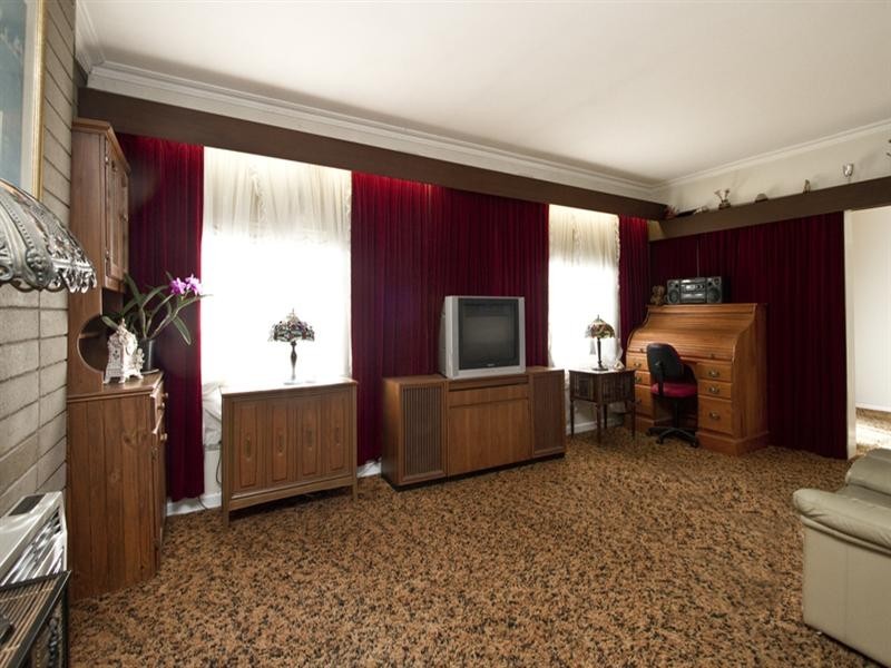 10 Dobson Road, Montmorency VIC 3094