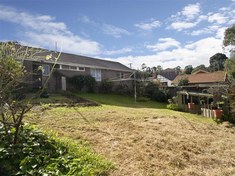 10 Dobson Road, Montmorency VIC 3094