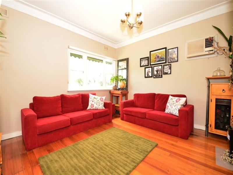 26 Lindsay Street, Macleod VIC 3085