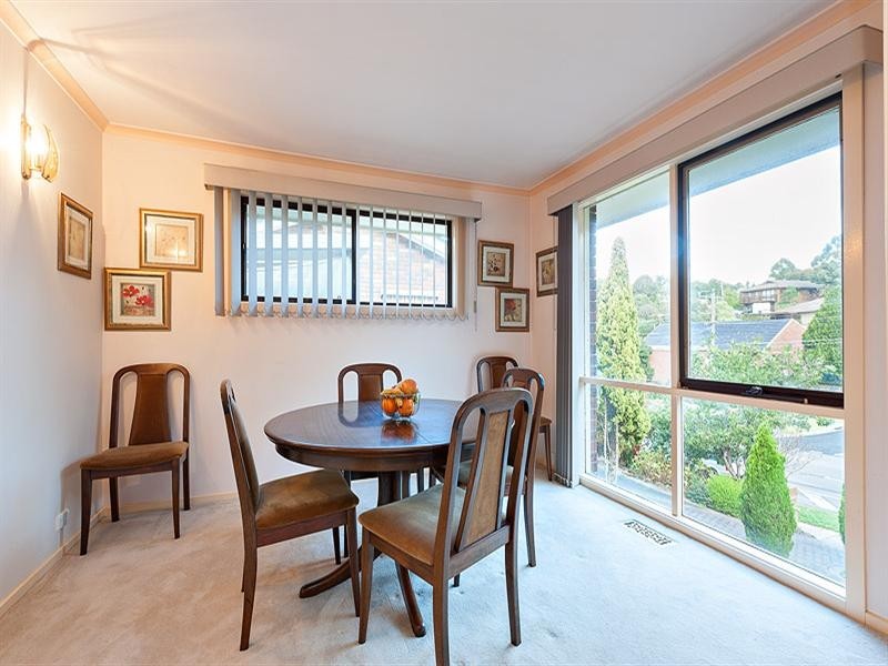 27 Booyan Crescent, Greensborough VIC 3088