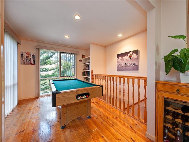 27 Booyan Crescent, Greensborough VIC 3088