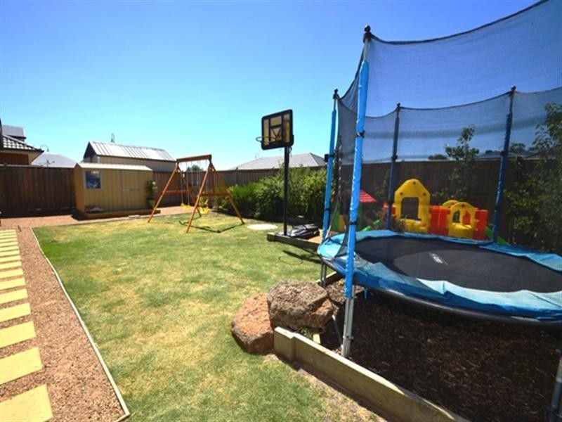 142 Overland Drive, Doreen VIC 3754