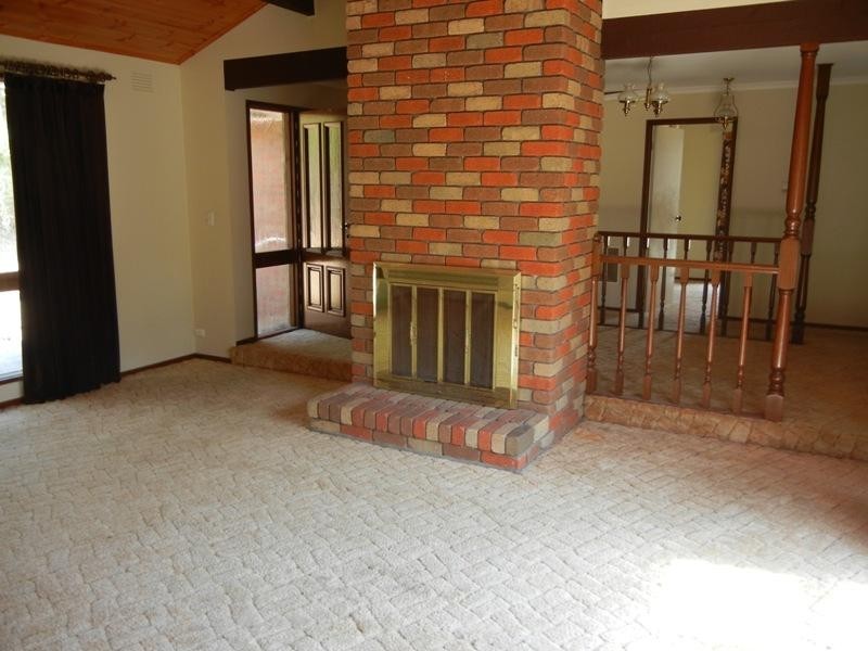 2/33 Wattletree Road, Eltham North VIC 3095