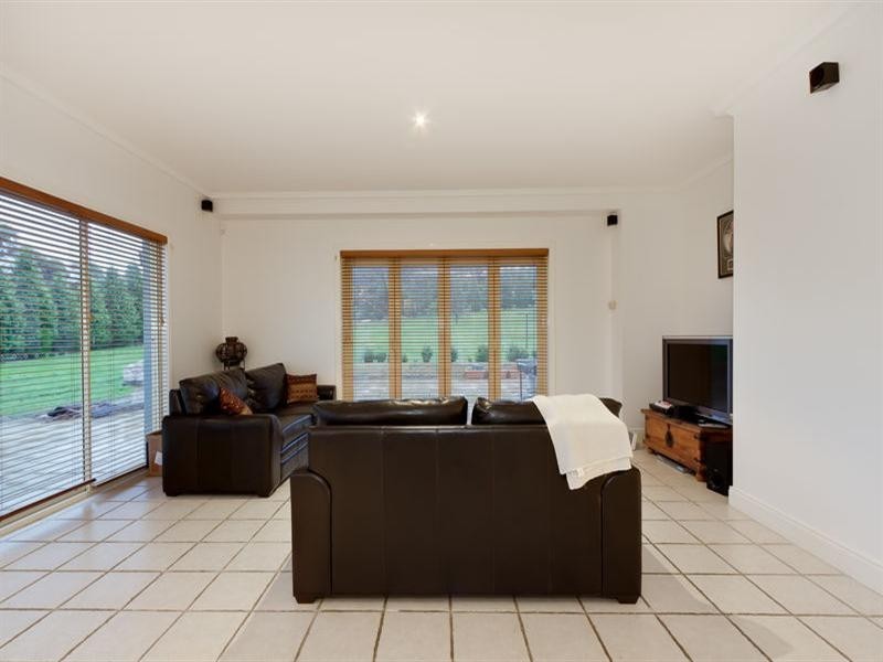 15 North Oatlands Road, Yarrambat VIC 3091