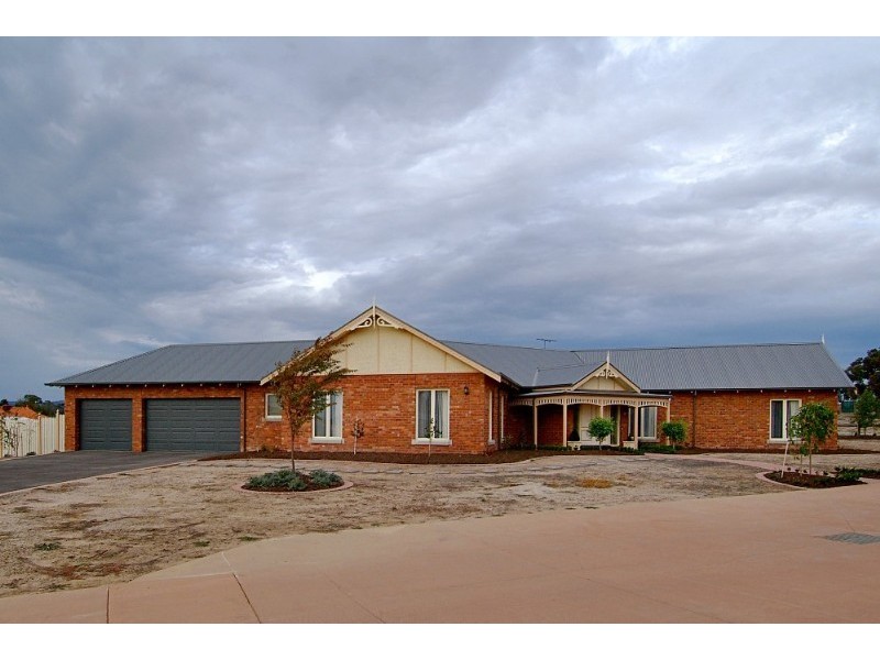 1 Creekwood Court, Doreen VIC 3754