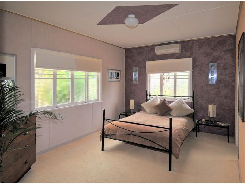 8 Eric Street, Torquay QLD 4655