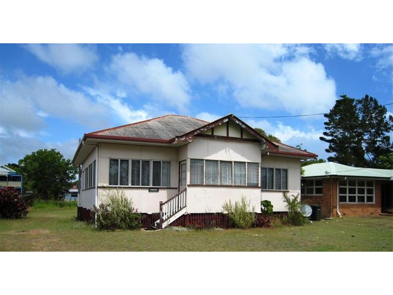 527 Esplanade, Urangan QLD 4655
