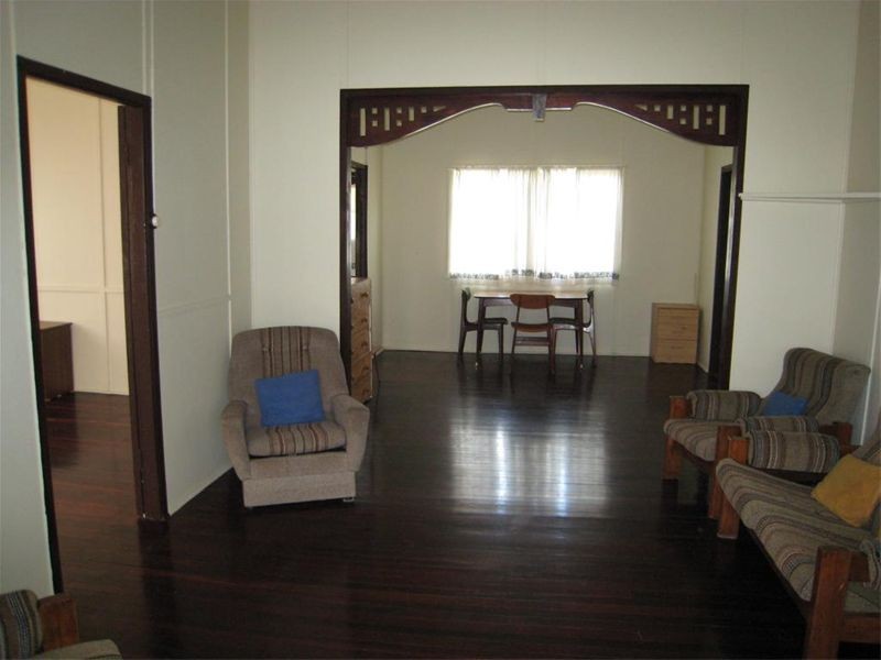 527 Esplanade, Urangan QLD 4655