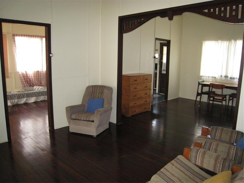 527 Esplanade, Urangan QLD 4655