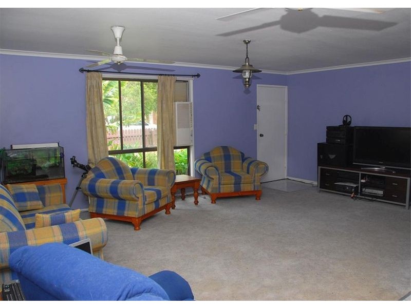 19 Owen Crescent, Urangan QLD 4655