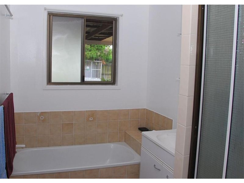 19 Owen Crescent, Urangan QLD 4655