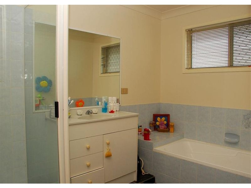 4 Cassia Avenue, Scarness QLD 4655