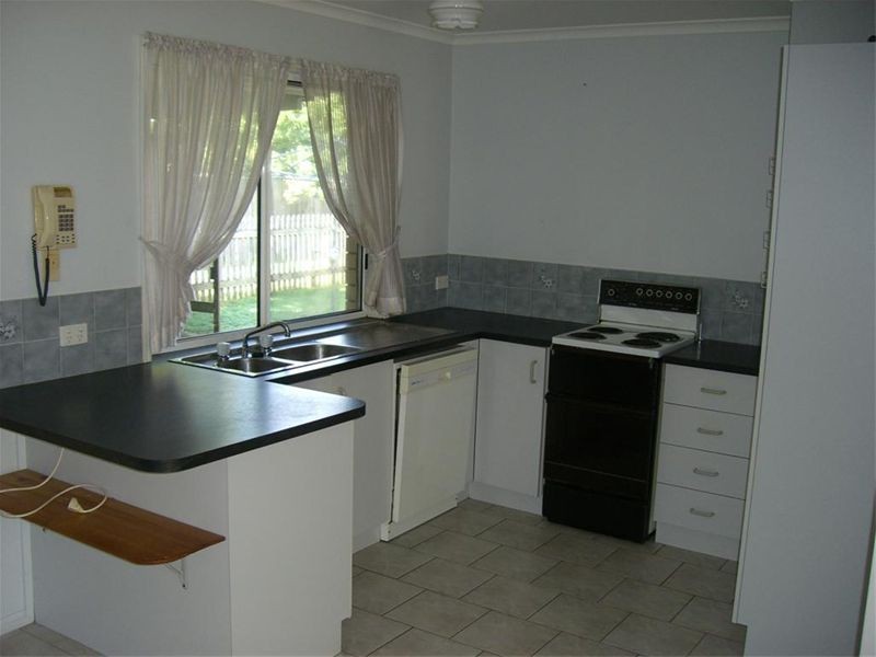 18 Warrego Drive, Point Vernon QLD 4655